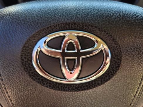 Used 2017 Toyota Highlander XLE AWD/4WD image 31