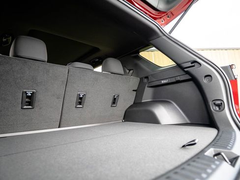New 2026 Chevrolet Equinox LT w/ Midnight Edition FWD image 35