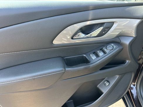 Certified 2023 Chevrolet Traverse LT FWD image 15