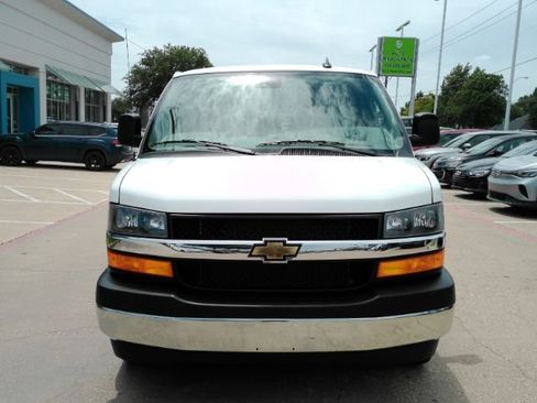 Used 2025 Chevrolet Express 3500 LT w/ LT Preferred Equipment Group RWD image 2