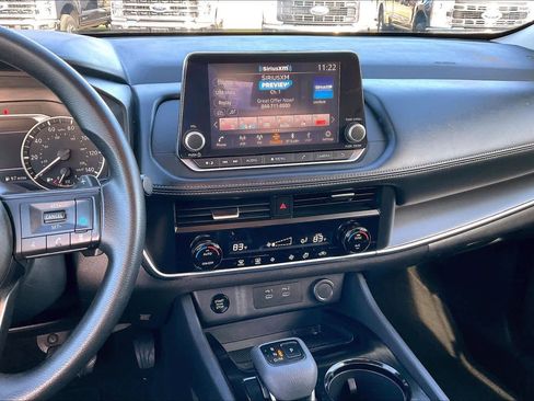 Used 2024 Nissan Rogue SV image 6