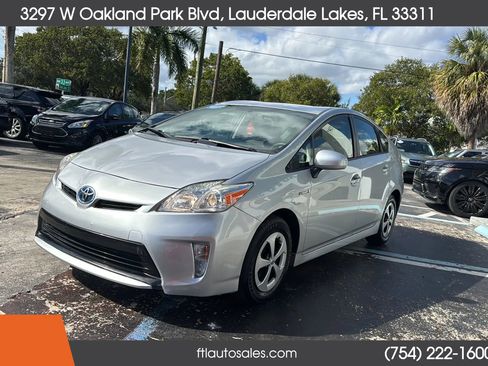 Used 2015 Toyota Prius Two image 6