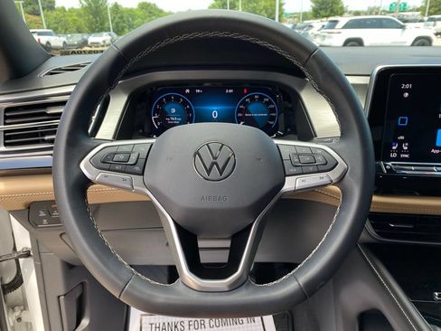 Used 2024 Volkswagen Atlas Cross Sport SE w/ Panoramic Sunroof Package AWD/4WD image 13