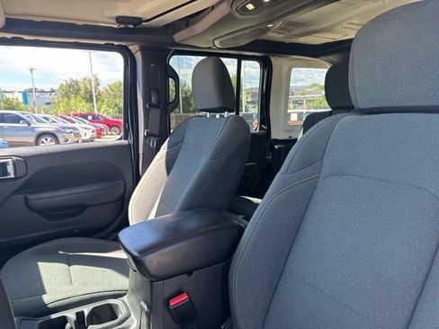 Used 2024 Jeep Wrangler Unlimited AWD/4WD image 11
