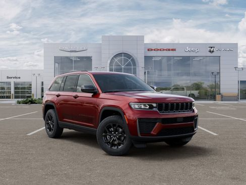 New 2026 Jeep Grand Cherokee Altitude AWD/4WD image 5