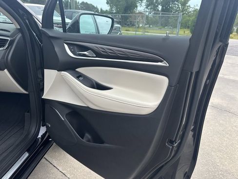 Used 2023 Buick Enclave Avenir w/ Avenir Technology Package image 15
