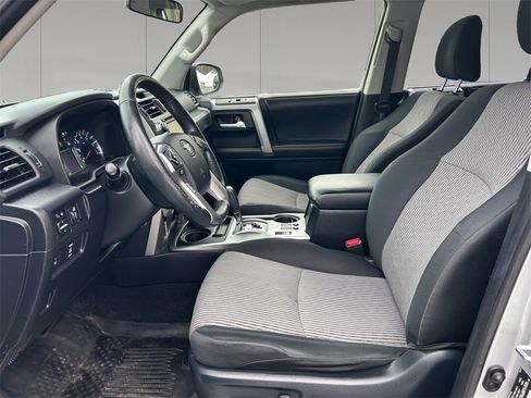 Used 2017 Toyota 4Runner SR5 image 10