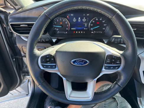 Used 2022 Ford Explorer XLT w/ Equipment Group 202A image 22