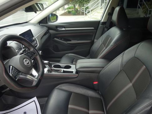Used 2023 Nissan Altima 2.5 SR FWD image 13