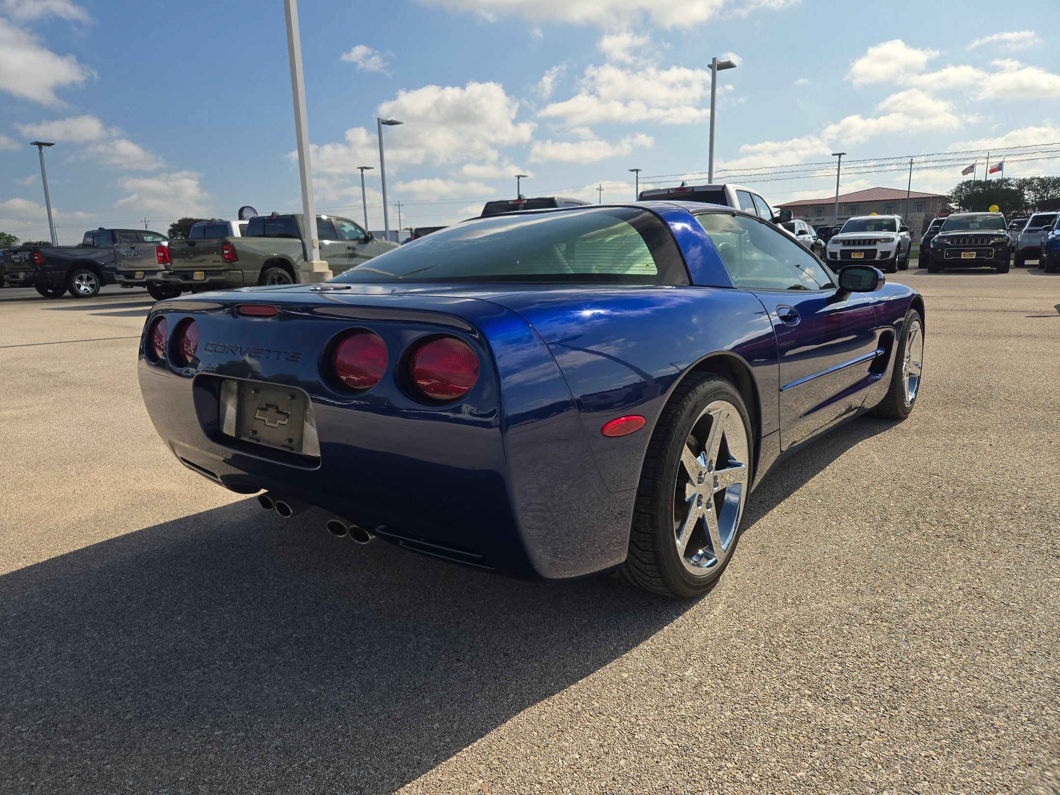 Used 2004 Chevrolet Corvette Coupe w/ Preferred Equipment Group RWD image 3