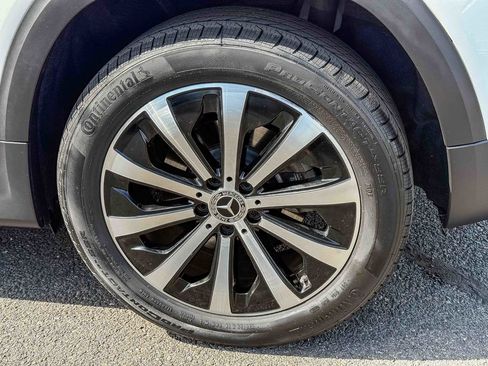Used 2022 Mercedes-Benz GLB 250 4MATIC w/ Premium Package Lite image 10