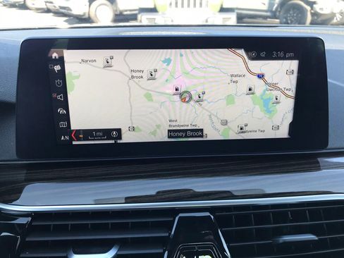 Used 2018 BMW 530e xDrive 530e xDrive iPerformance Sedan w/ Premium Package 2 image 23