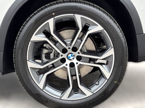 Used 2026 BMW X5 xDrive40i AWD/4WD image 11