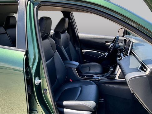 Used 2024 Toyota Corolla Cross XLE FWD image 9