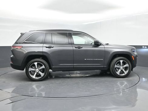 New 2026 Jeep Grand Cherokee Limited RWD image 9
