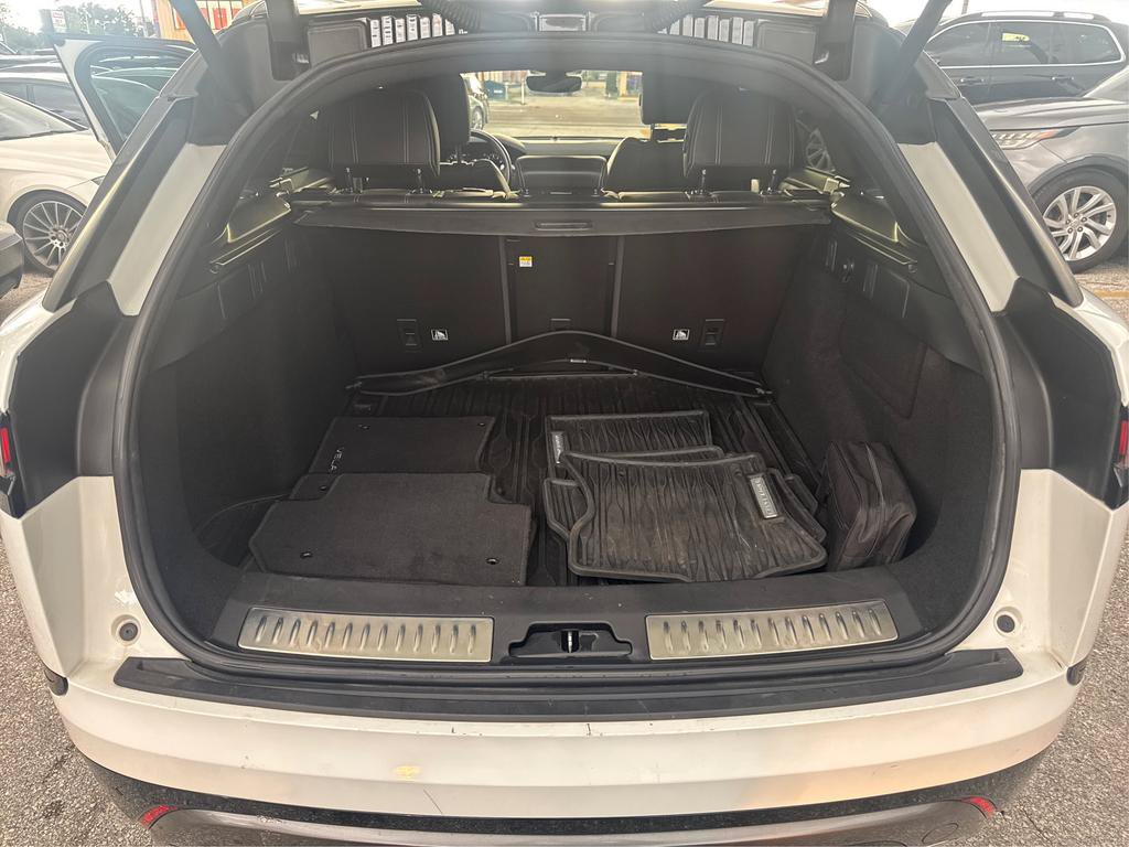 Used 2019 Land Rover Range Rover Velar R-Dynamic SE AWD/4WD image 13