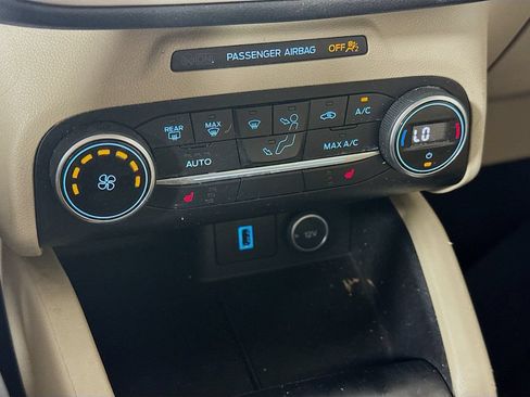Used 2020 Ford Escape SE FWD image 17