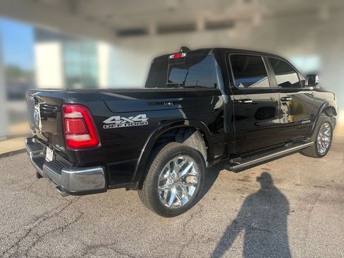 Used 2022 RAM 1500 Laramie AWD/4WD image 9