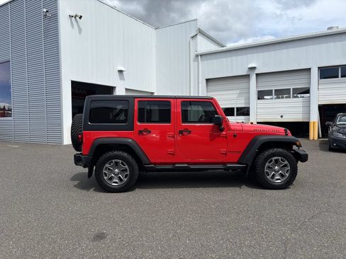 Used 2018 Jeep Wrangler Unlimited Rubicon w/ Cold Weather Group AWD/4WD image 8