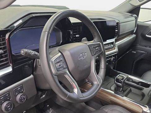 Used 2024 Chevrolet Silverado 1500 LT Trail Boss w/ Convenience Package II AWD/4WD image 14