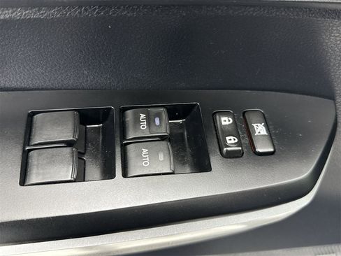 Used 2015 Toyota Tundra Platinum image 18