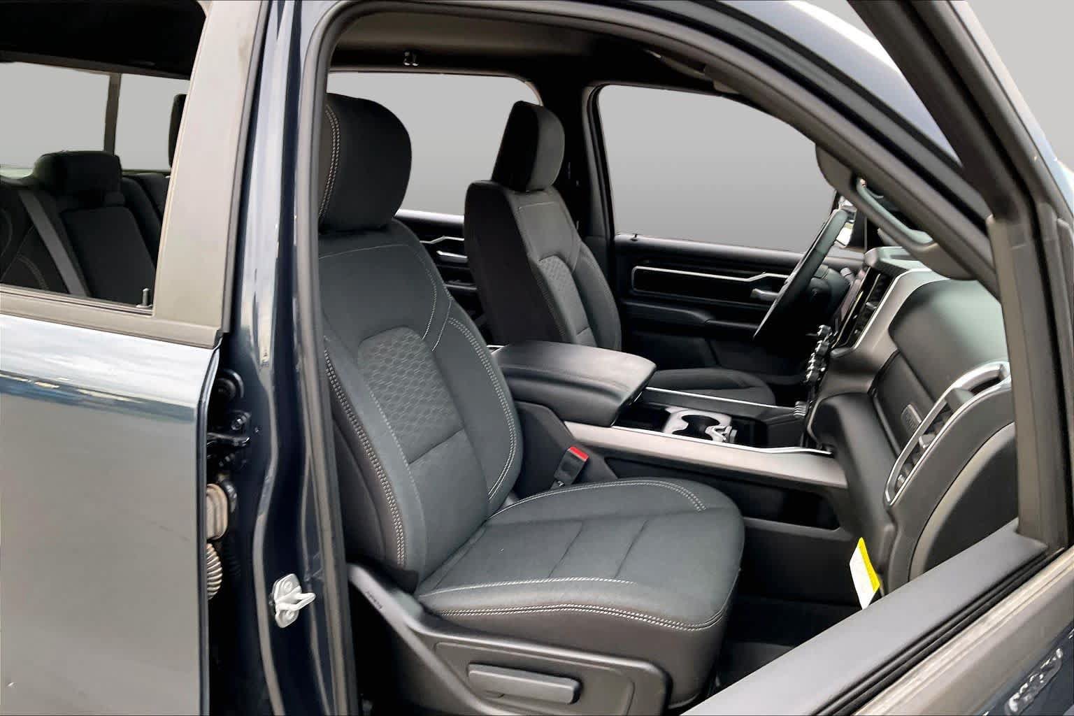 Used 2025 RAM 1500 Big Horn AWD/4WD image 9