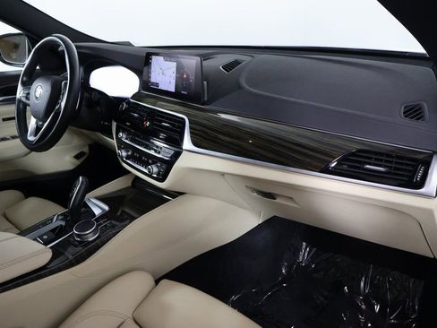 Used 2019 BMW 640i Gran Turismo xDrive image 9