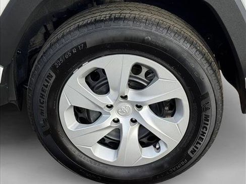 Used 2024 Toyota RAV4 LE AWD/4WD image 9