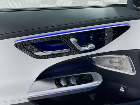 Used 2025 Mercedes-Benz C 300 4MATIC Sedan image 18