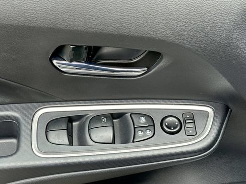 Used 2025 Nissan Versa SR w/ Trunk Package FWD image 15