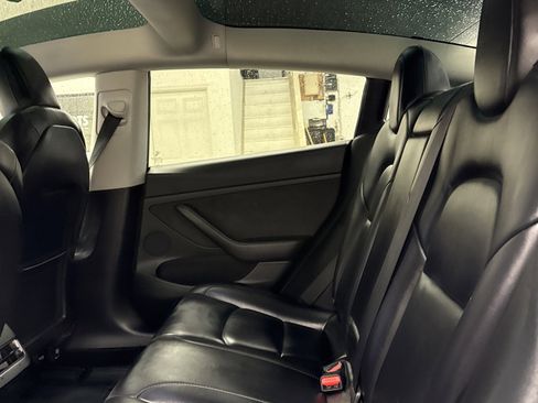 Used 2023 Tesla Model 3 Standard Range image 13