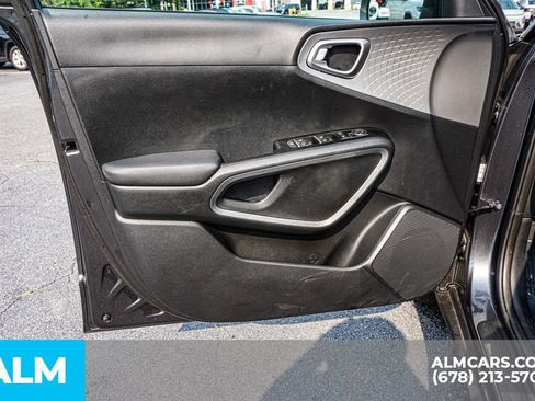 Used 2025 Kia Soul LX w/ LX Technology Package FWD image 45
