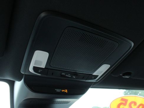 Used 2025 Honda HR-V Sport image 49