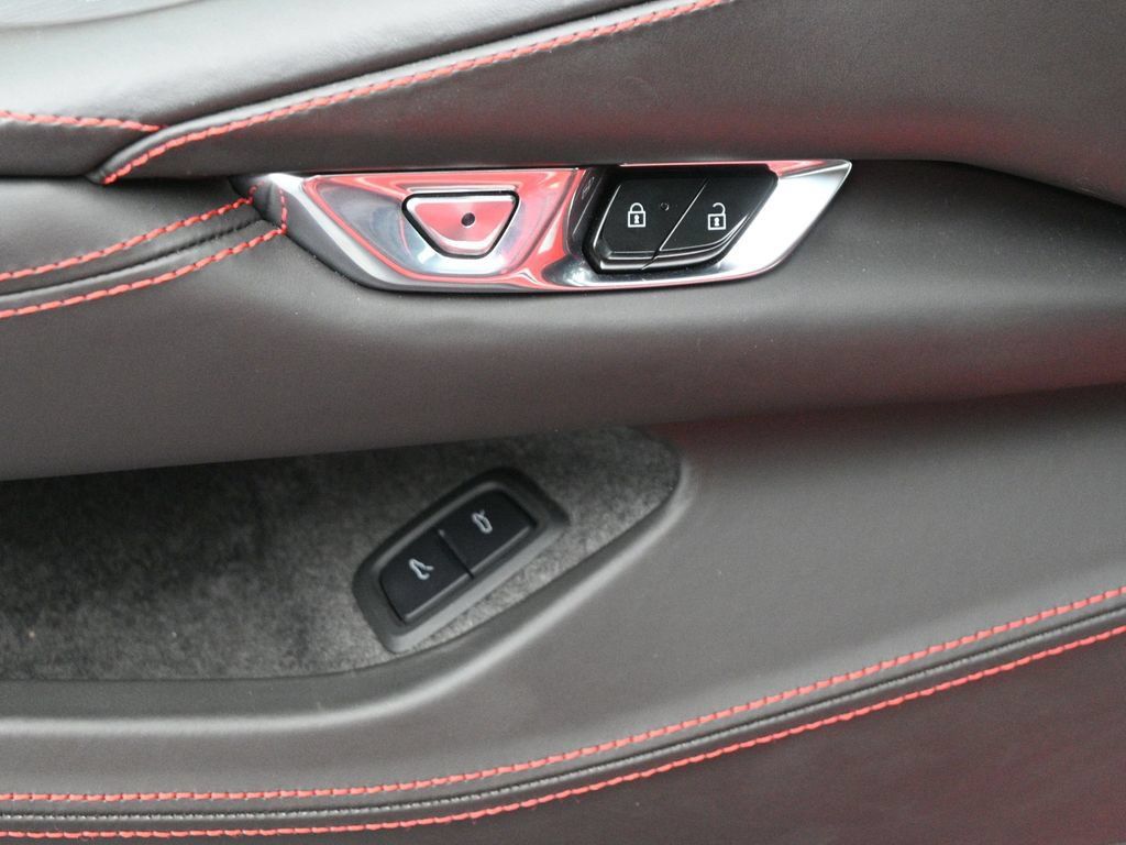 Used 2021 Chevrolet Corvette Stingray Premium Conv w/ Z51 Performance Package RWD image 10