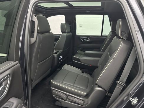 Used 2023 GMC Yukon SLT AWD/4WD image 33