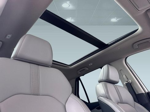 Certified 2023 Honda Pilot Touring image 23