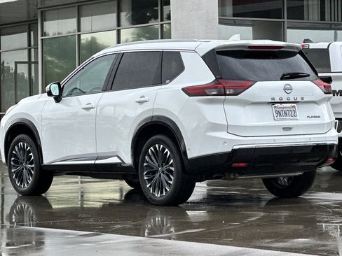 Used 2024 Nissan Rogue Platinum w/ Platinum Premium Package FWD image 4
