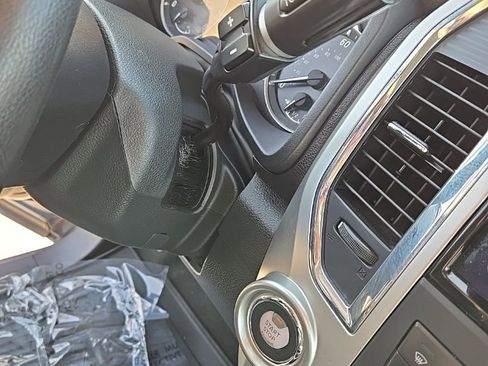 Used 2020 Nissan Titan SV w/ SV Convenience Package image 25