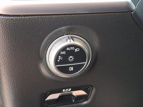 Used 2022 Mercedes-Benz C 300 4MATIC Sedan image 25