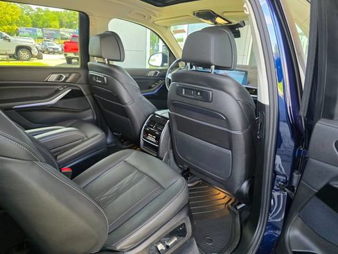 Used 2022 BMW X7 xDrive40i w/ Executive Package AWD/4WD image 13