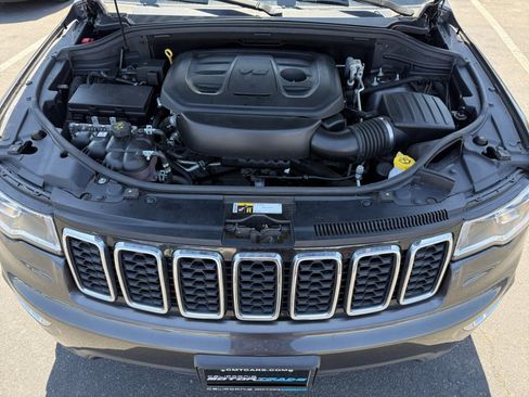 Used 2021 Jeep Grand Cherokee Laredo image 19