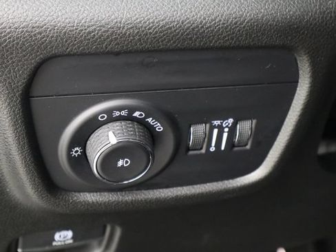 Used 2023 Jeep Grand Cherokee Limited RWD image 21