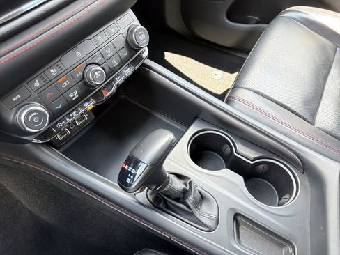 Used 2024 Dodge Durango GT RWD image 8