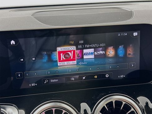 Used 2021 Mercedes-Benz GLB 250 image 16