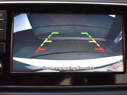 Used 2025 Nissan Versa SV FWD image 31