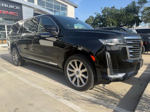 Used 2024 Cadillac Escalade ESV Premium Luxury Platinum image 2