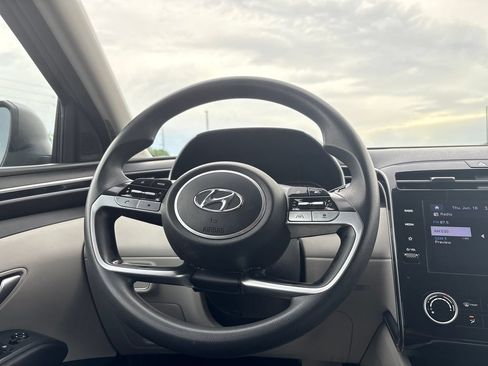 Used 2022 Hyundai Tucson SEL FWD image 12