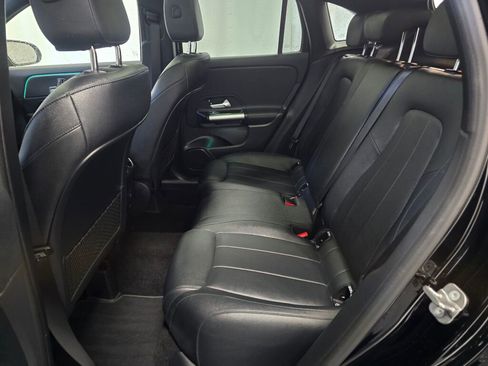 Used 2025 Mercedes-Benz GLA 250 4MATIC image 18