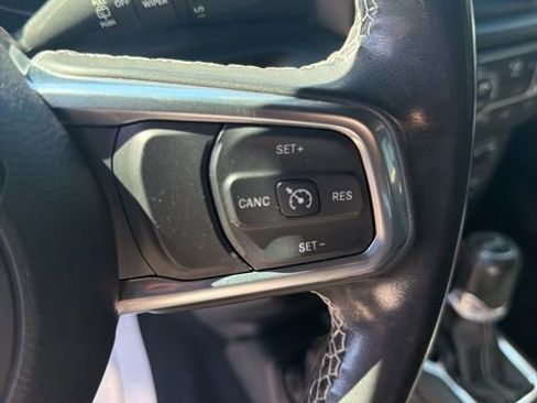 Used 2022 Jeep Wrangler Unlimited Sahara w/ LED Lighting Group AWD/4WD image 19