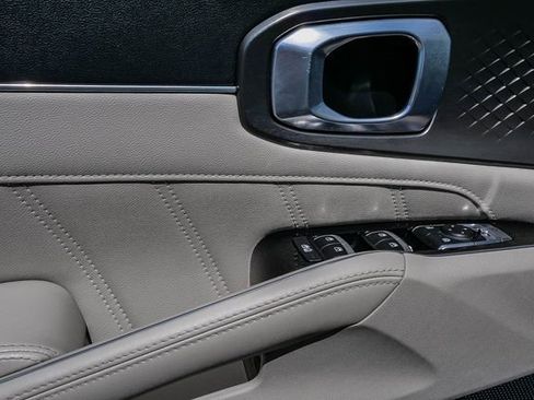 Certified 2023 Kia Sorento SX FWD image 25